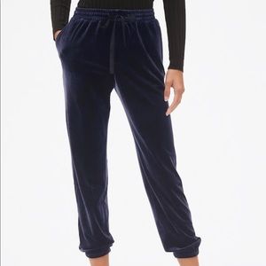 Gap velvet joggers